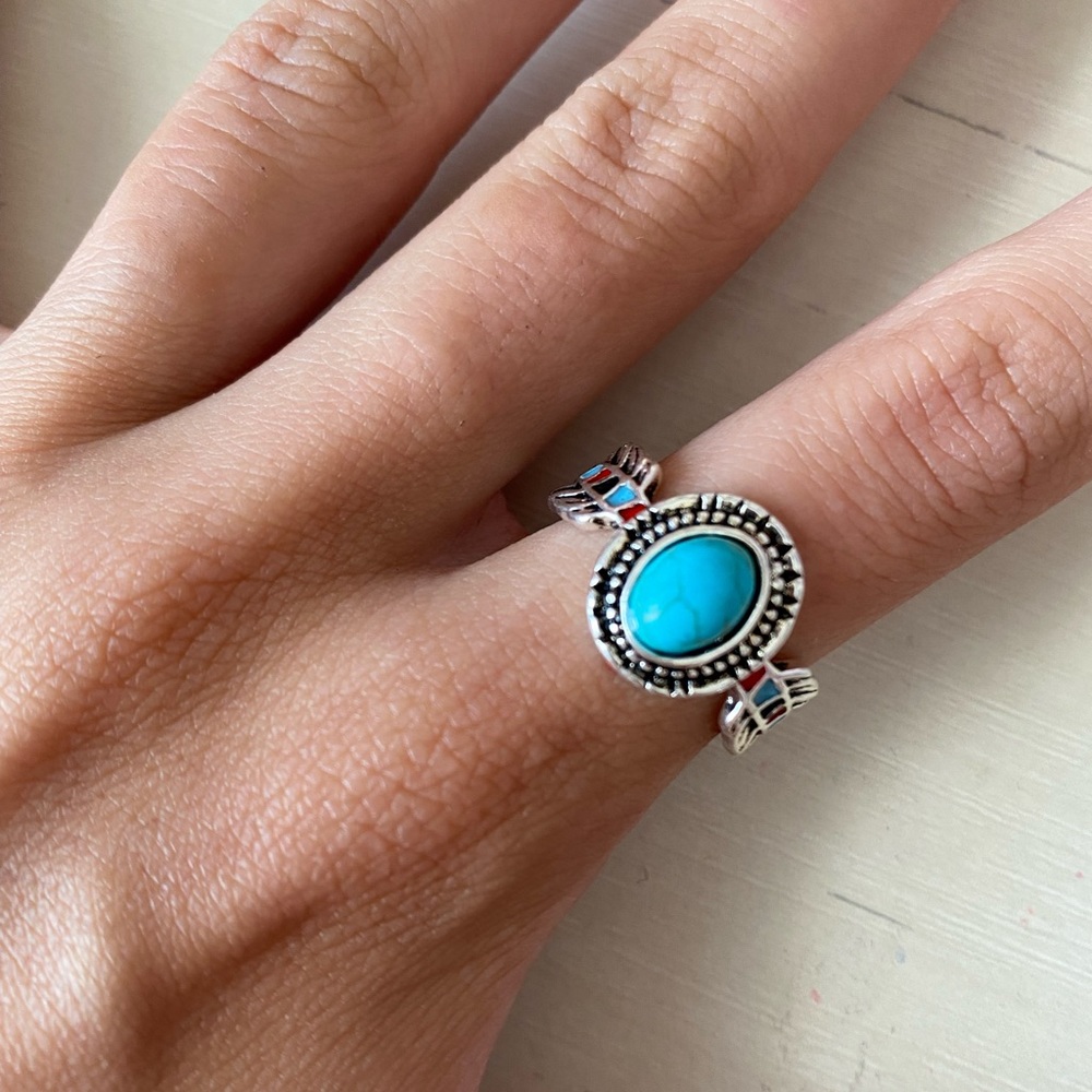 Turquoise Oval Stone Silver Ring - Picture 3 of 3